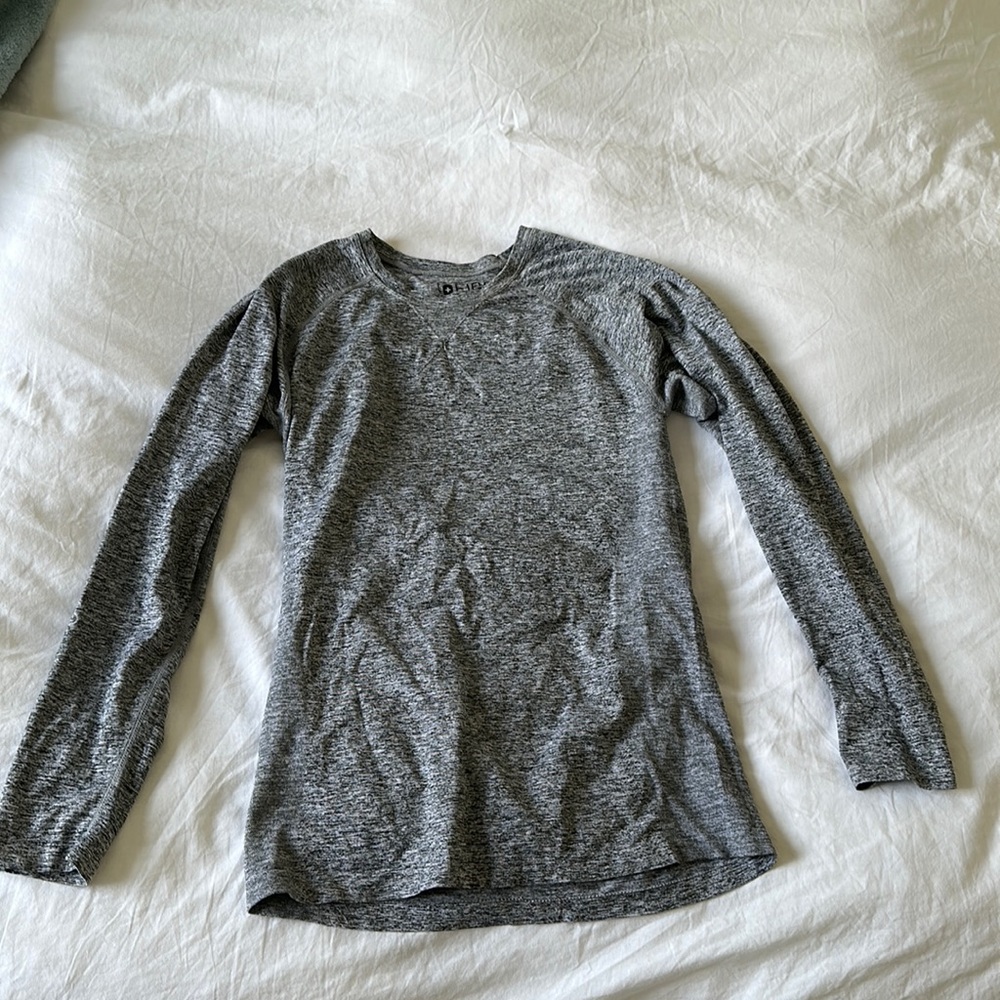Figs seamless scrubs undershirt in grey, worn once
